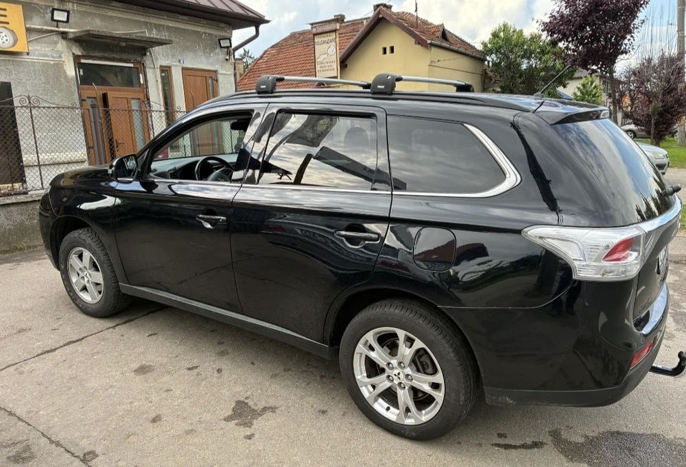 Vând urgent mitsubishi outlander 4x4