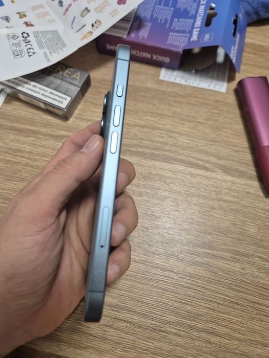 iPhone 16 Teal in garantie