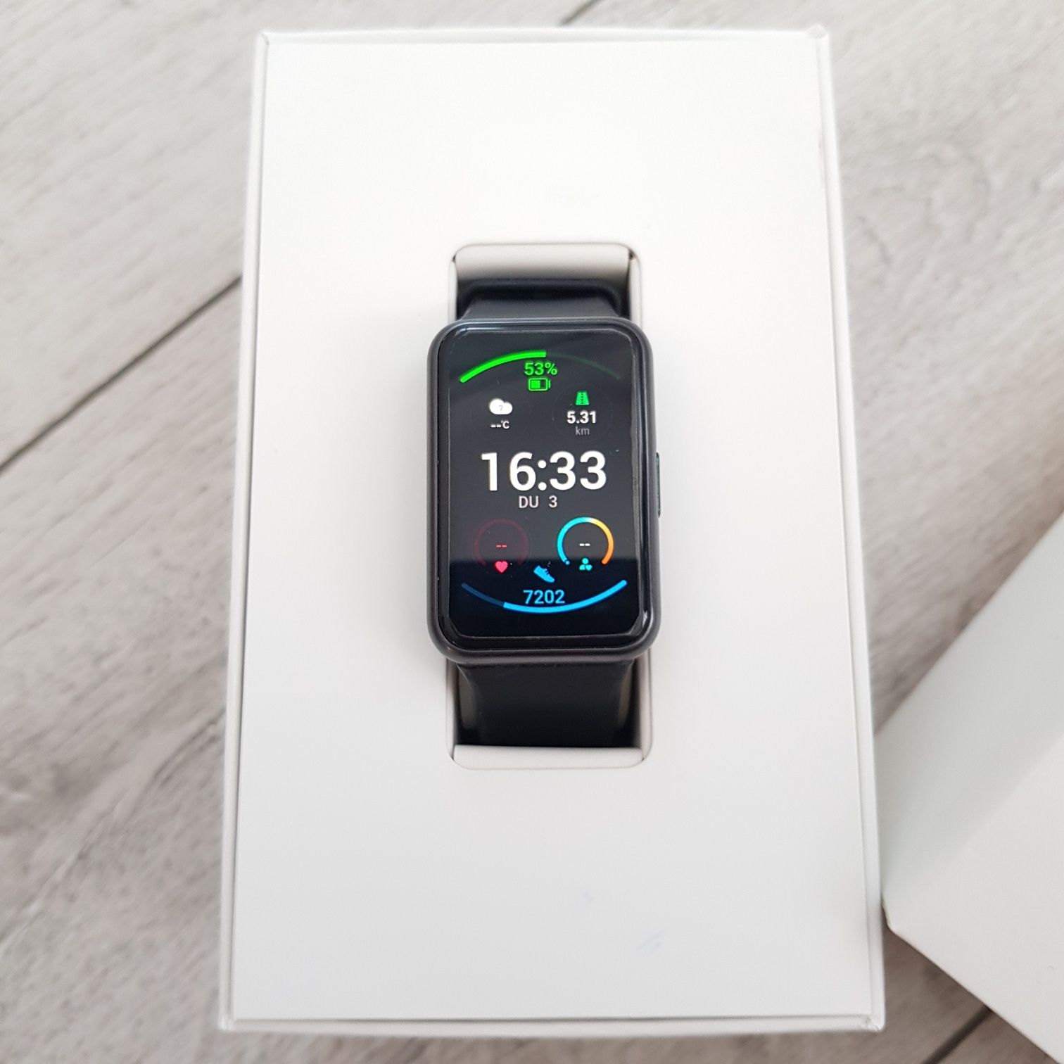 Ceas smartwatch Huawei watch fit foarte putin folosit