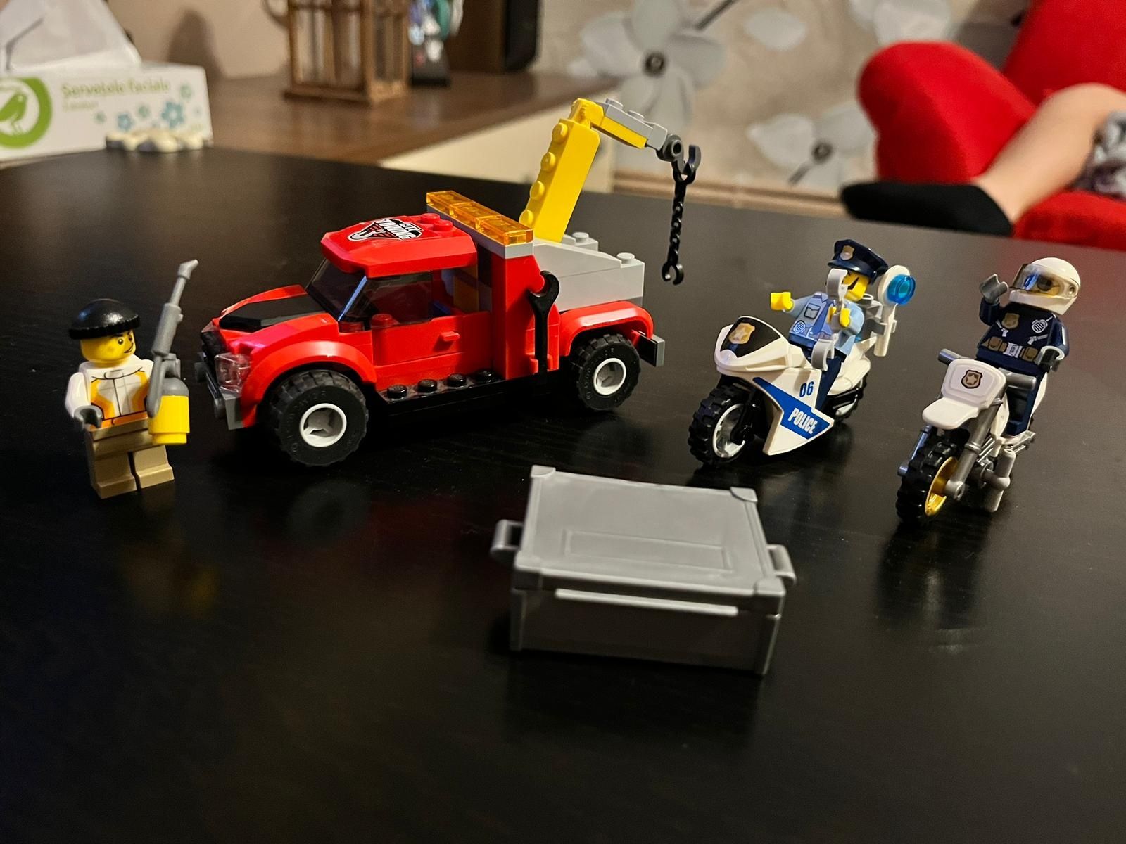Lego City Police - Camionul pe autostradă (60137)