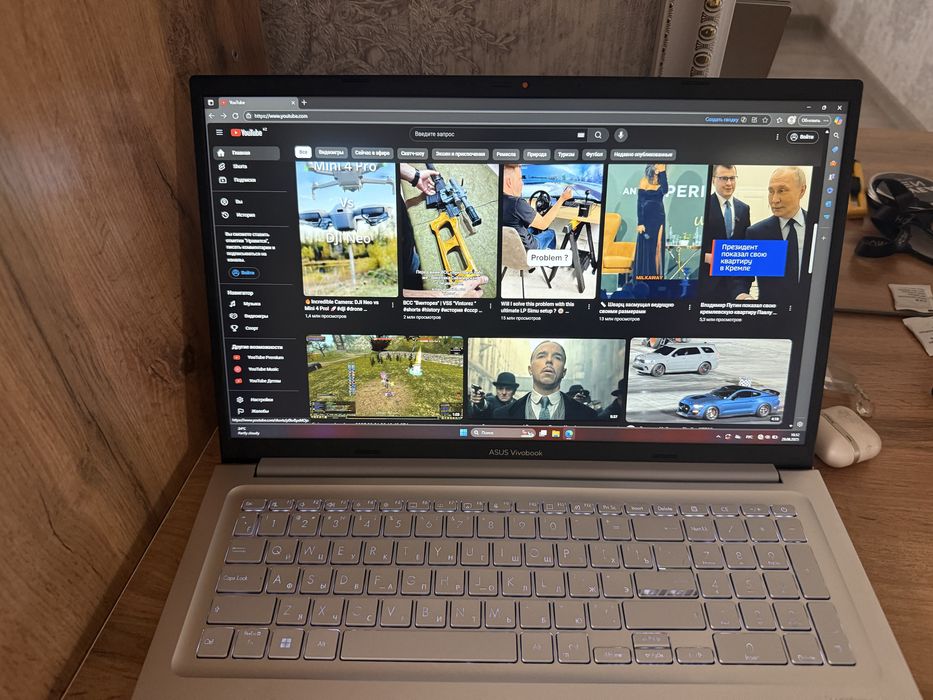 Asus vivobook 1TB 16 озу i7срочно идеал состояние ноутбук