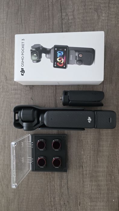 DJI Osmo Pocket 3 cu accesorii