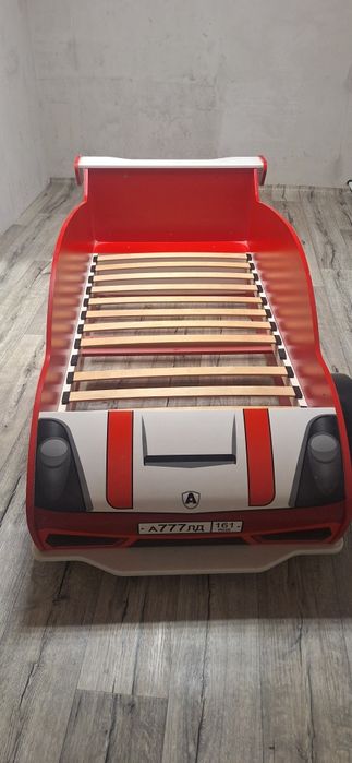 Продам кровать машинку