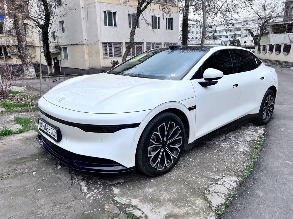 Продам свой Zeekr 007 870км в идеальном состоянии