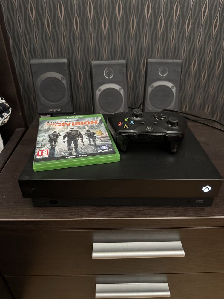 Продавам Xbox One X – 1TB 4K