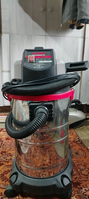 Продам отличный пылесос для больших обьемов! Фирма Crown 30 л.