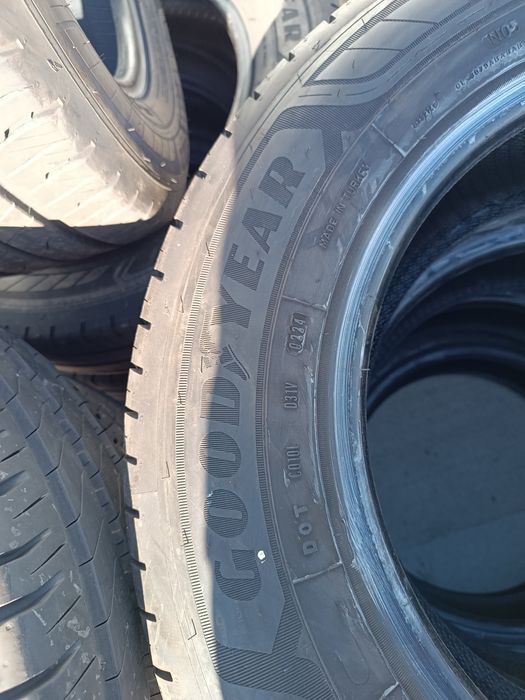 215/65/16,бус,като нови,10мм,дот 2324,goodyear/michelin