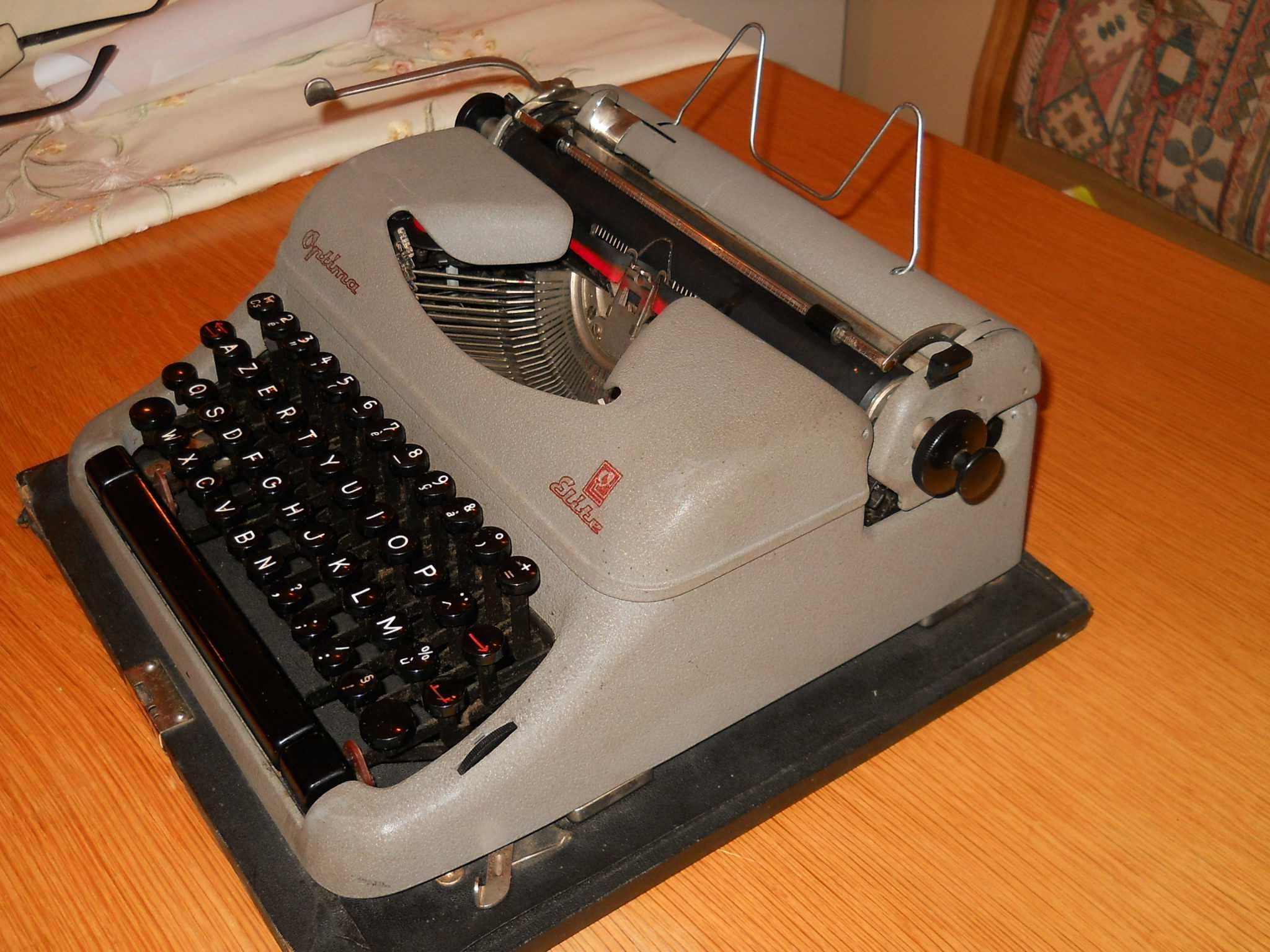 Masina de scris OPTIMA ELITE