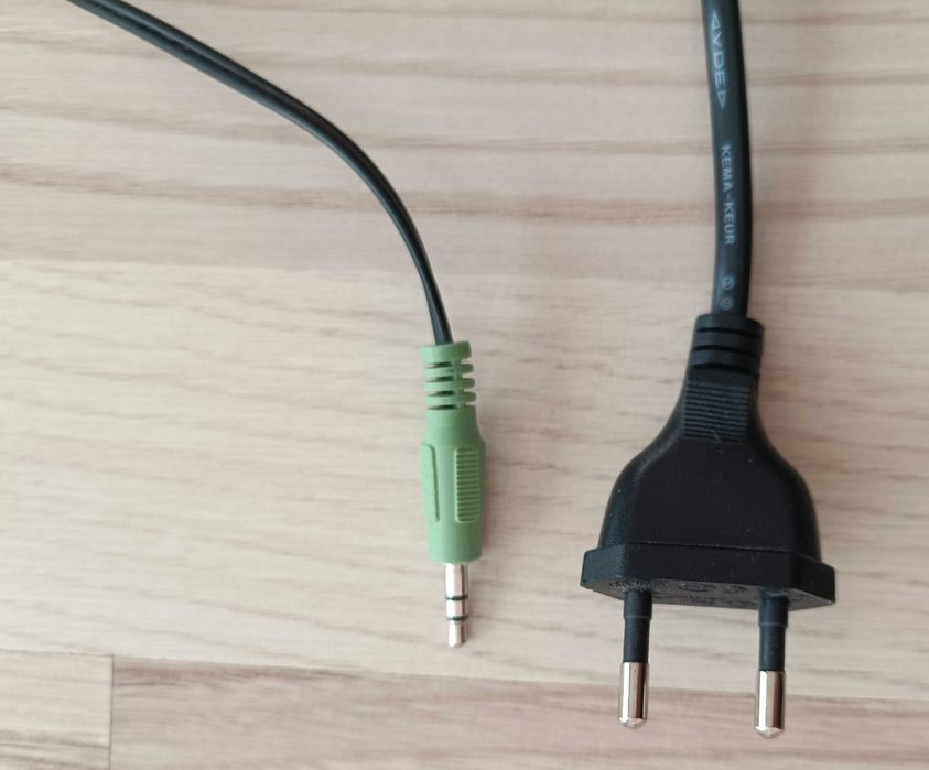 Тонколонки за компютър - Delux