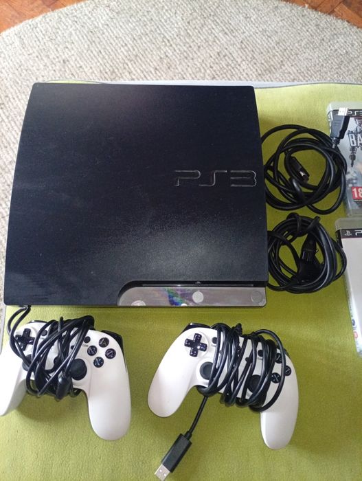 Vând ps3 și un laptop