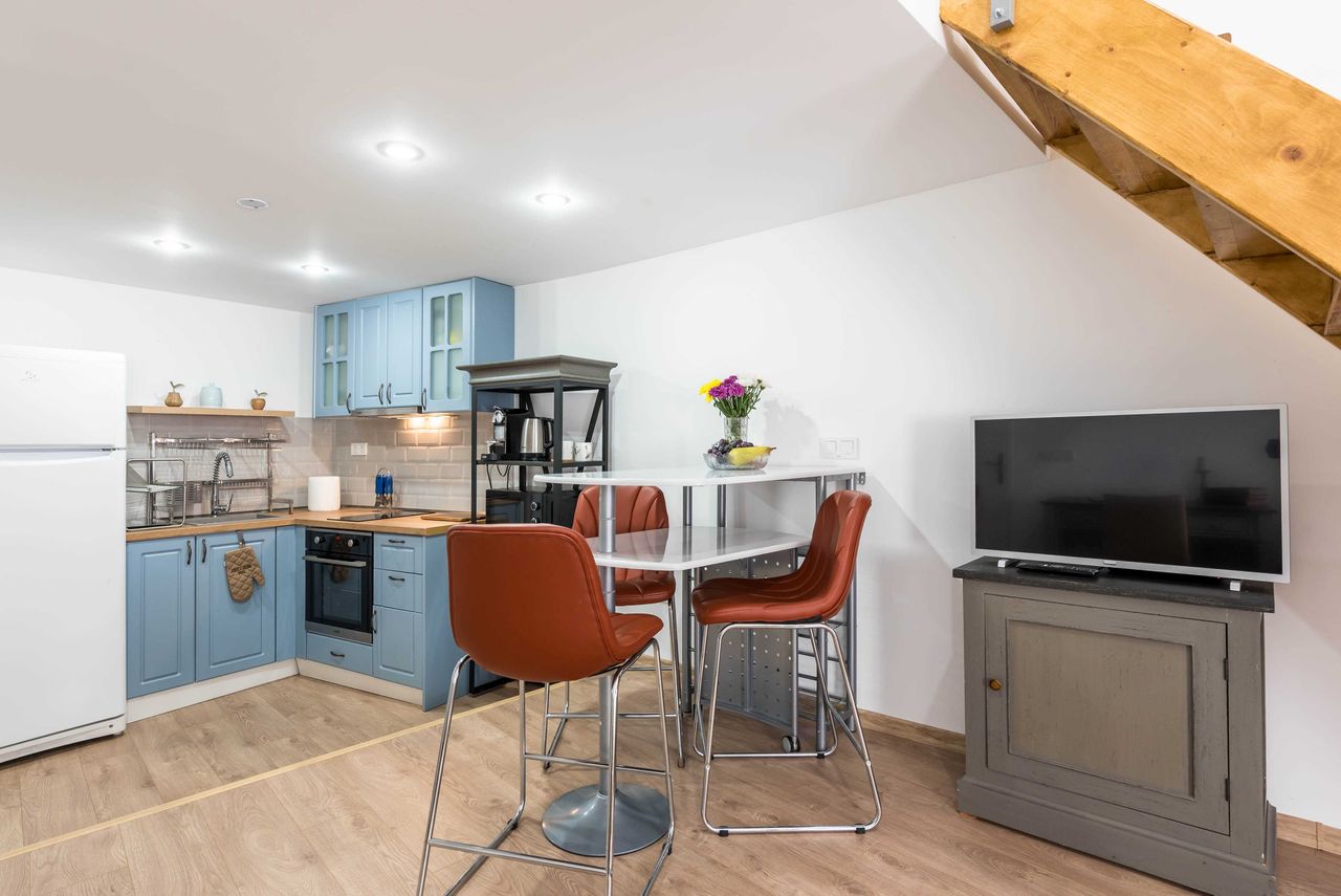 Продава се Многостаен апартамент в Варна, Гръцка махала - 150 кв.м за 3034 €/кв.м - Снимка #2