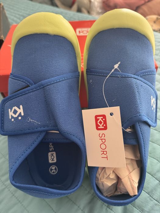 Чисто нови детски пантофи Колев и Колев