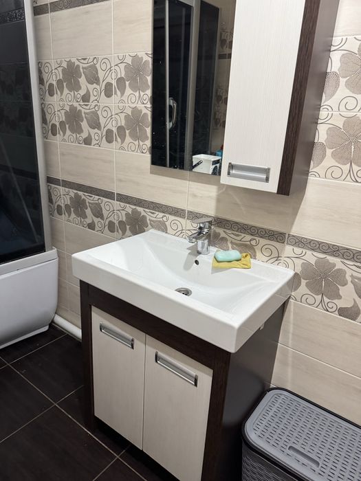 Продам умывальник с тумбой