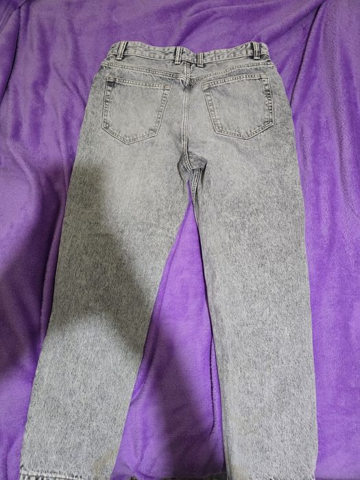 Blugi "Loose fit" gri din Bershka (NU SUNT BAGGY)