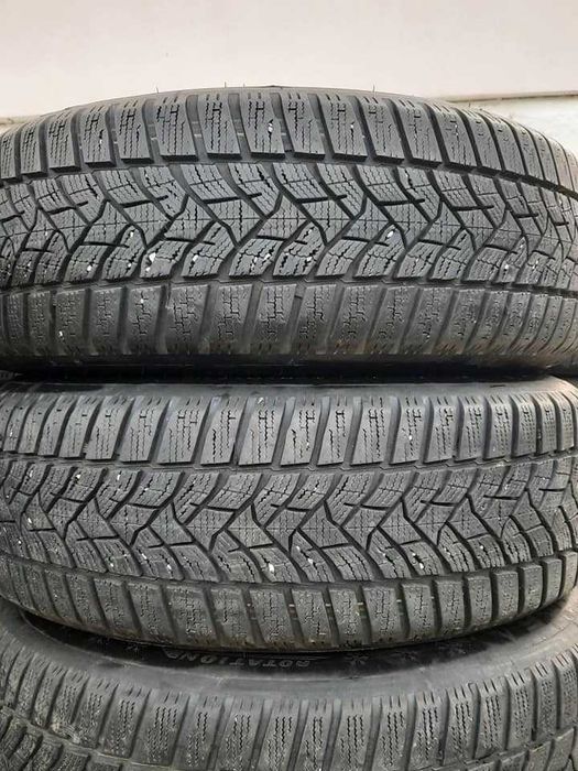 4 Броя 205/60/16 Dunlop 2x7,7mm 2x5,6mm