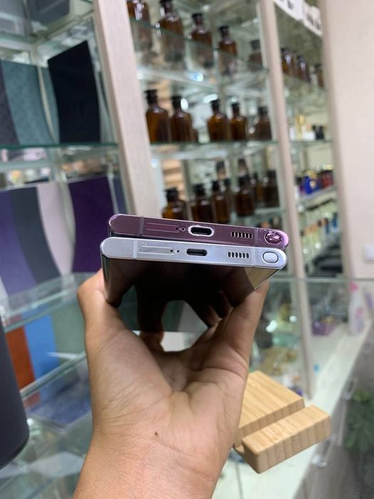 Samsung galaxy s22 ultra 5G 12/256gb holati 9/10