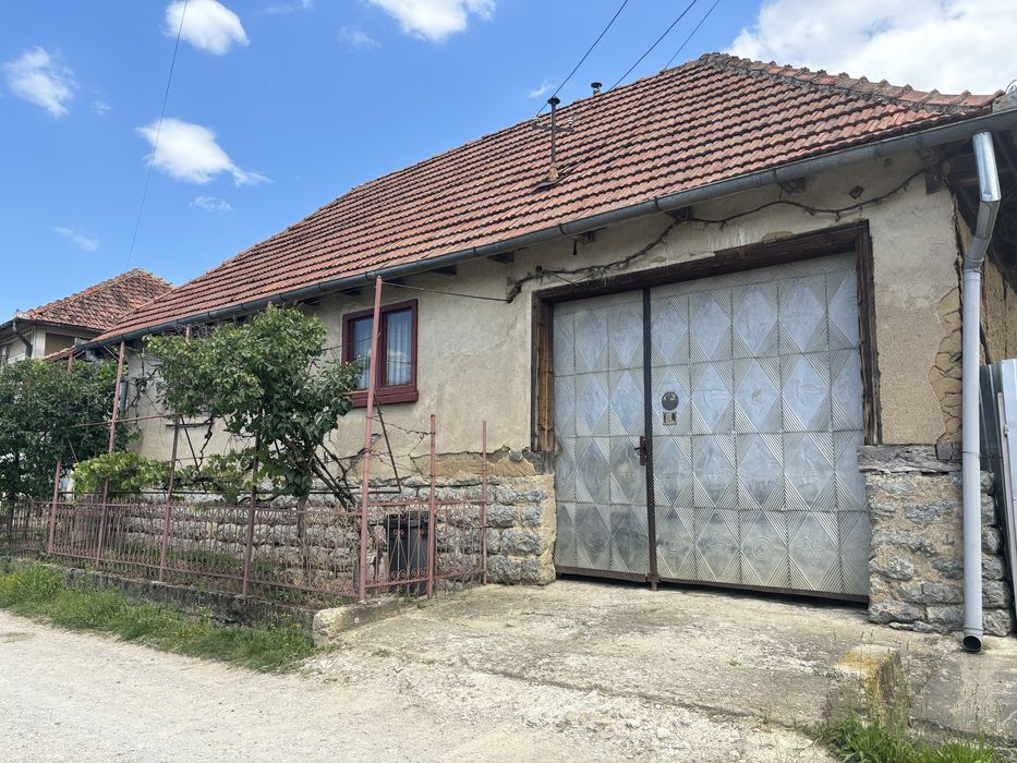Casă în sat Coșdeni, com. Pomezeu