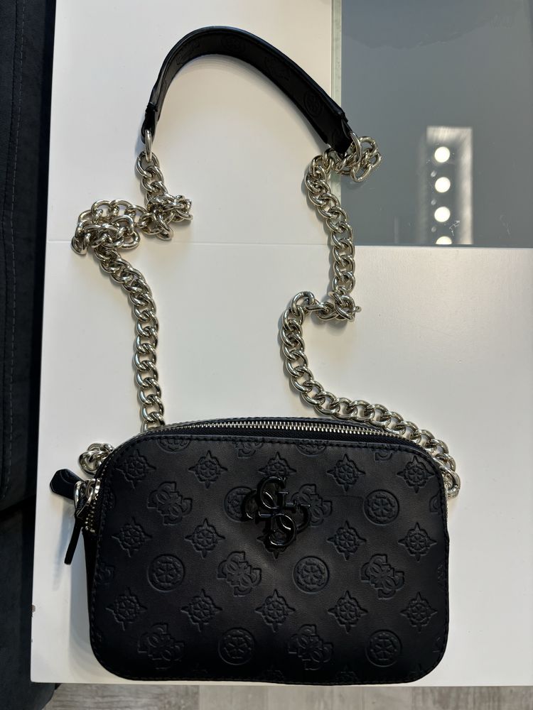 Чанта “Guess” .