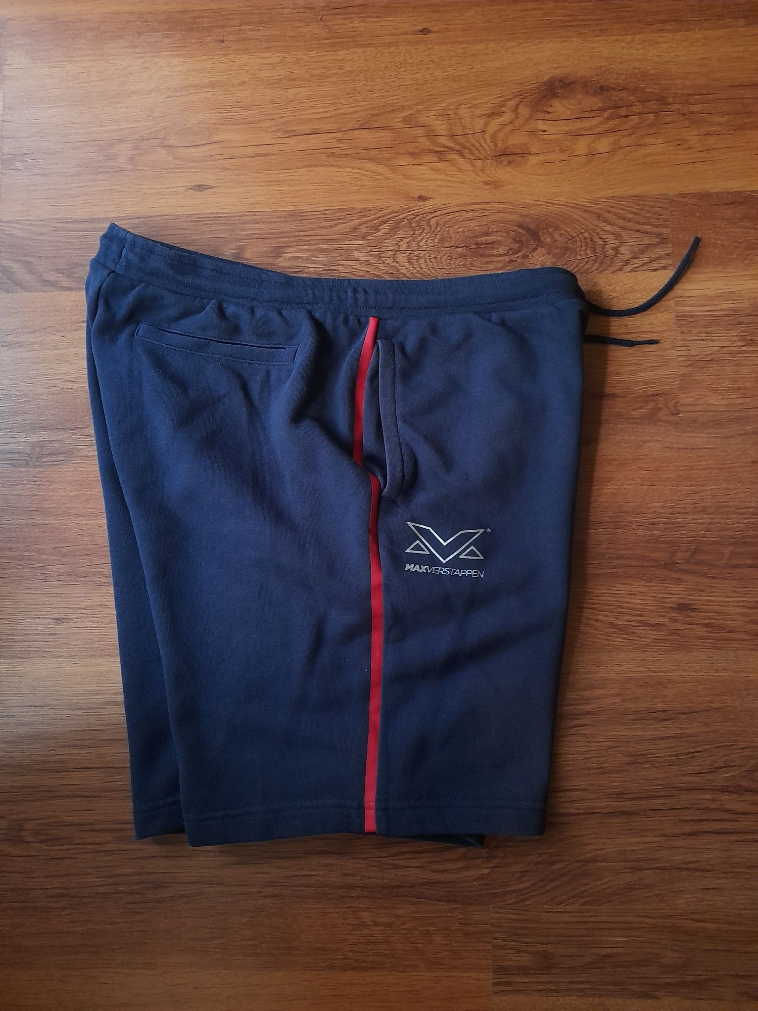 Puma MAXVERSTAPPEN панталонки- Champion потник M- L размер.