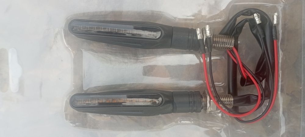 Продам поворотники 12v