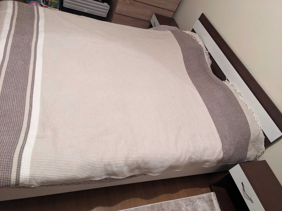 Pat dormitor 180x200 cm + 2 noptiere