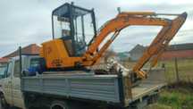 De închiriat mini excavator cu basculanta