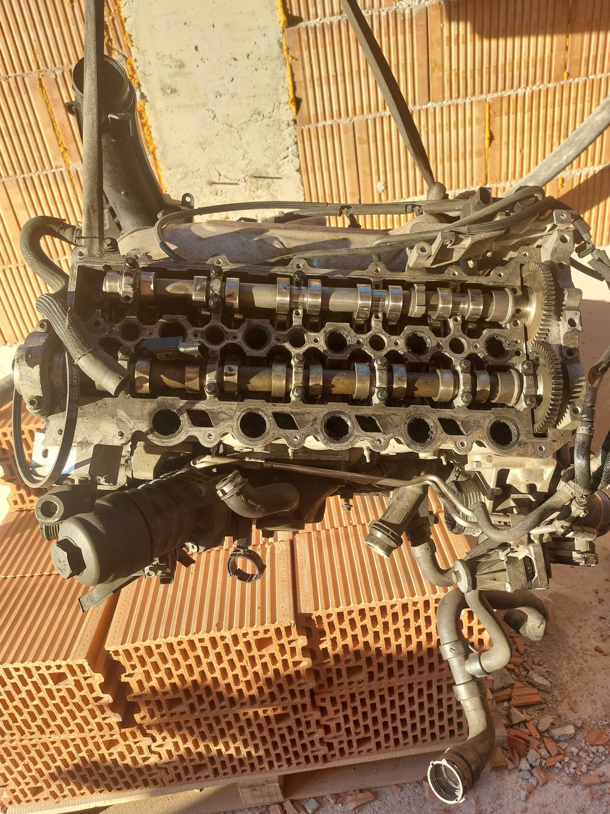 Двигател на части за Volvo 2.0diesel D3 D5204T.Щора и дясен стоп за B6