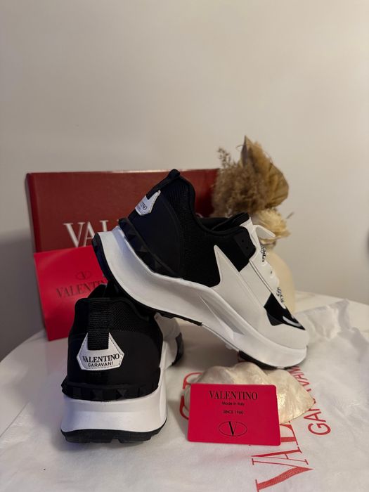 Adidasi Valentino Model Nou 2025