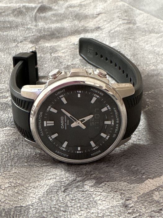 Механические часы новый в очень хорошем состояний