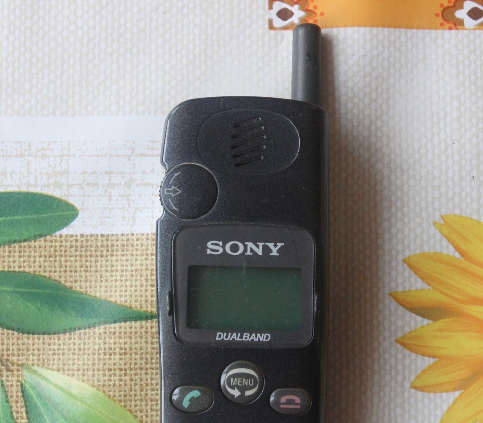 Ретро мобилен телефон SONY CMD-CD5