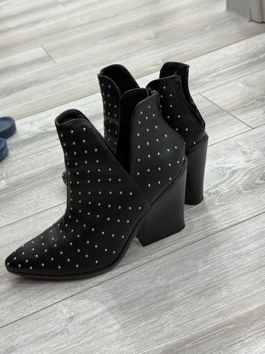 Женские сапожки