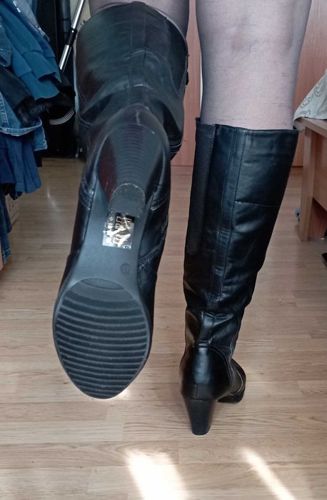 Нови дамски ботуши №41, стелка от естествена кожа 27см.