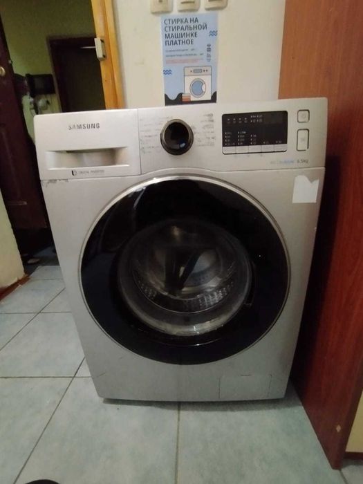 Продам на запчасти стиральную машину
