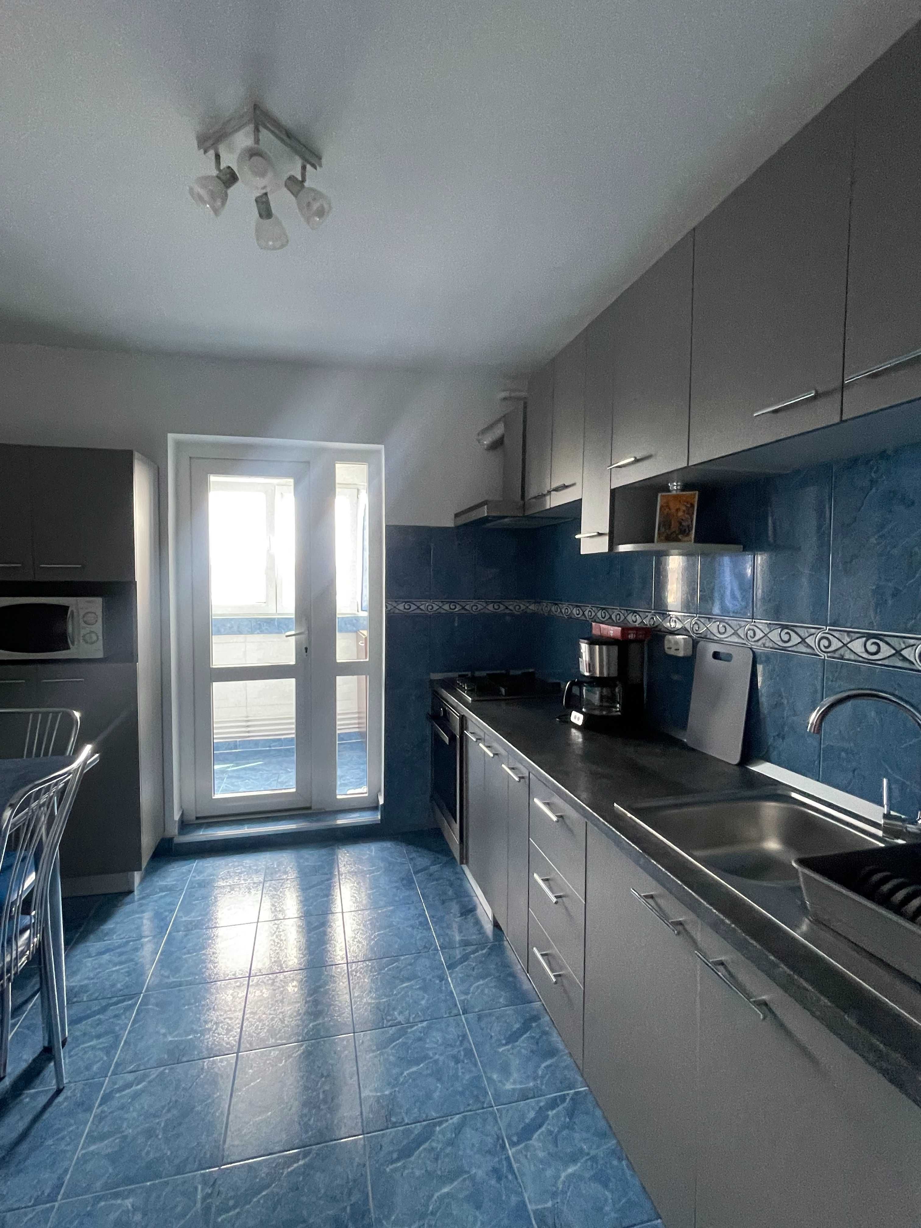 Apartament 3 camere Crangasi - metrou, centrala proprie, loc parcare