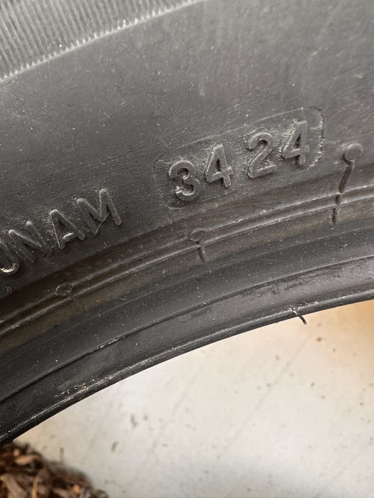 Vand 2 cauciucuri all seasons 225 65 17 an 3424