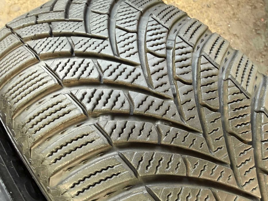 2x Anvelope Iarna 215/55 R17 - Semperit Speed Grip 5 XL