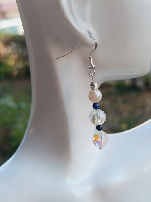 Cercei din argint de 925 cu perle si margele.
Cerceii cu elemente din