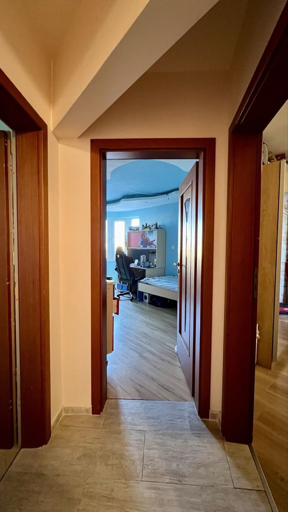 Продава се Четиристаен апартамент в София, Люлин 9 - 137 кв.м за 1752 €/кв.м - Снимка #1