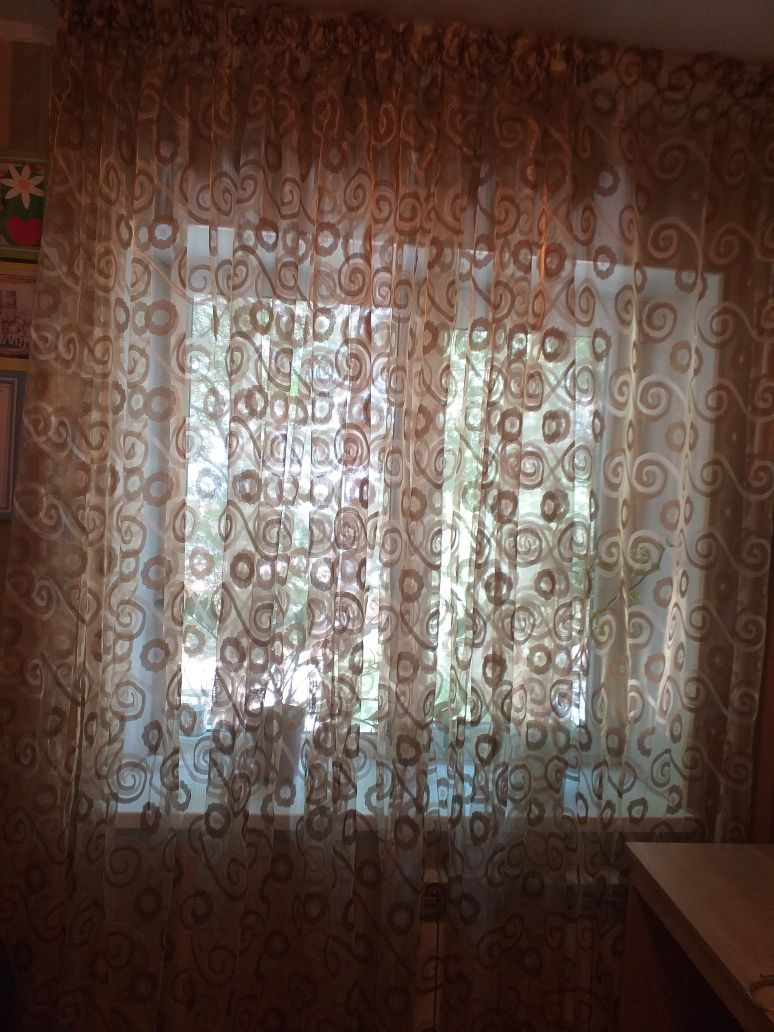 Продаётся тюль 5 метров.