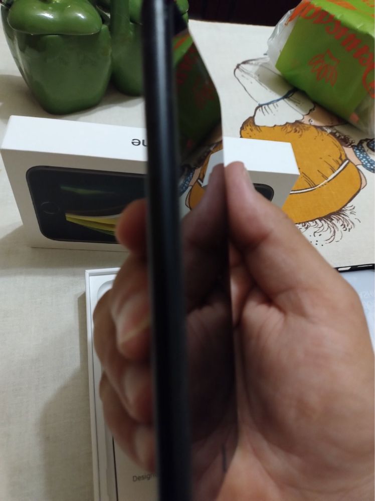 Iphone se 2020 64gb- като нов