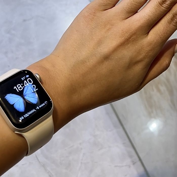 Срочно продам Apple watch SE 40mm silver 2nd Gen в отличном состояние