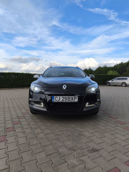 Megane 3 1.5 dci 110 cp manual. Panoramic, full piele alba, xenon,bose