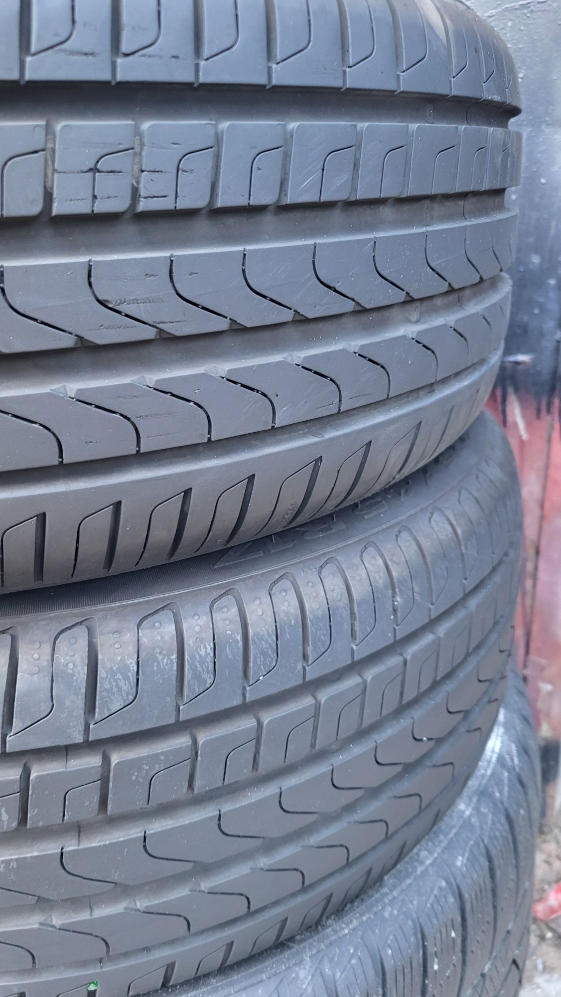 2бр. 215 45 17 Pirelli летни.