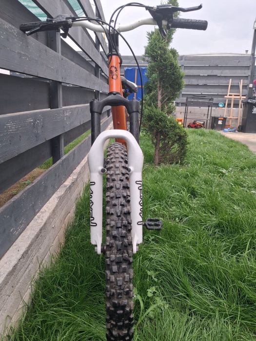 Vând bicicletă pentru adulti
