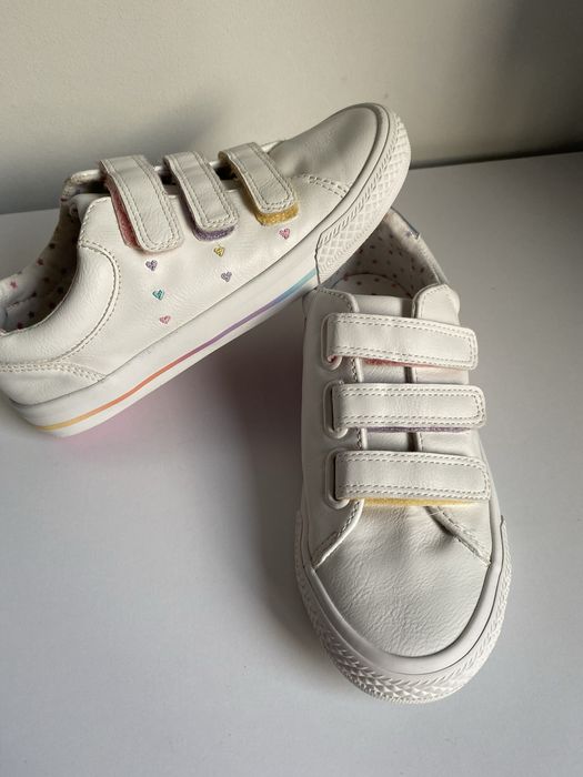 Обувки за момиче Next и Nike