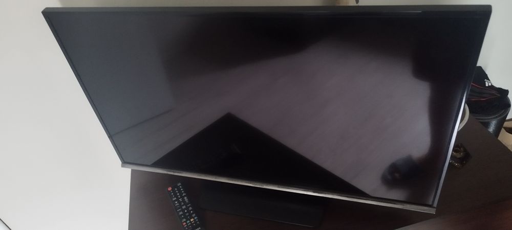 Телевизор Самсунг 32 инча.