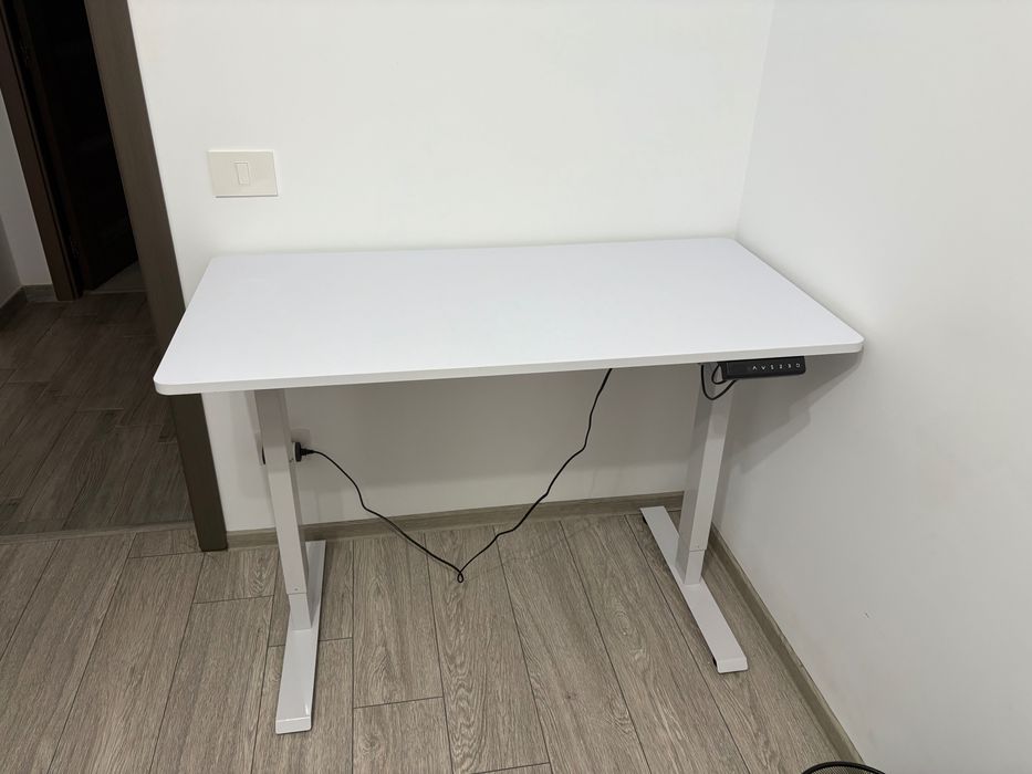 Birou reglabil automat