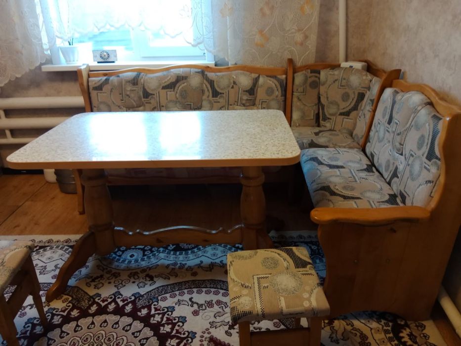 Обеденная зона, 2 стульчика
