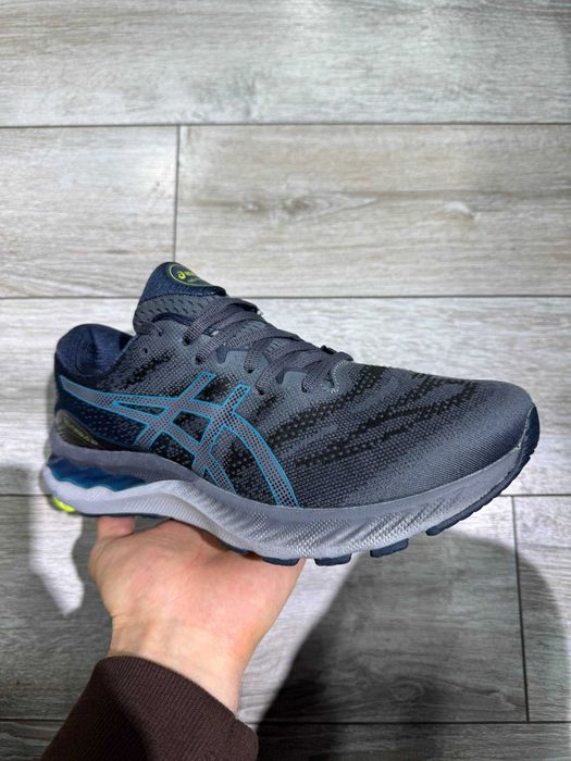 Беговые кроссовки Asics Gel-Nimbus 23.