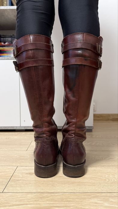 Cizme din piele, marime 38, stare buna, inchidere cu fermoar